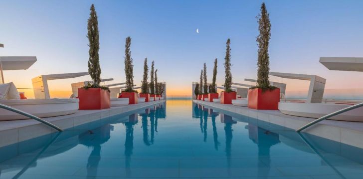 HIGUERON HOTEL MALAGA, CURIO COLLECTION BY HILTON (Adults Only) - klientų vertinamas, kaip geras kainos ir kokybės santykis.