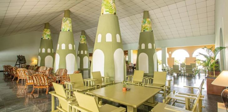 viešbutis CLUB PALM BAY įsikūręs Šri Lanka.