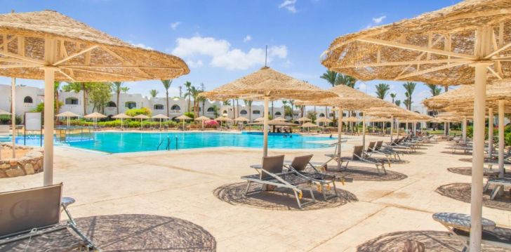 apsistokite DOMINA CORAL BAY RESORT viešbutyje už gerą kainą. 