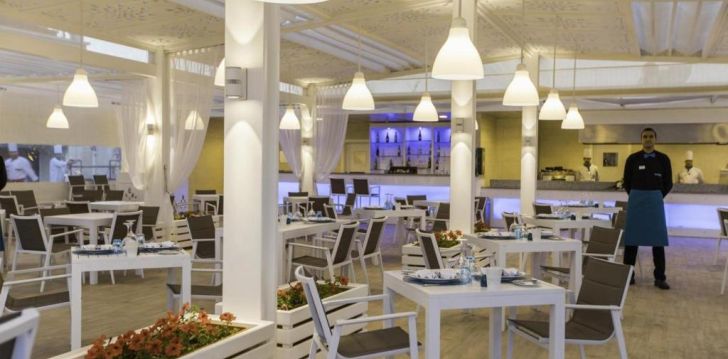 SUNRISE HOLIDAYS RESORT (Adults Only 16+) - klientų vertinamas, kaip geras kainos ir kokybės santykis.