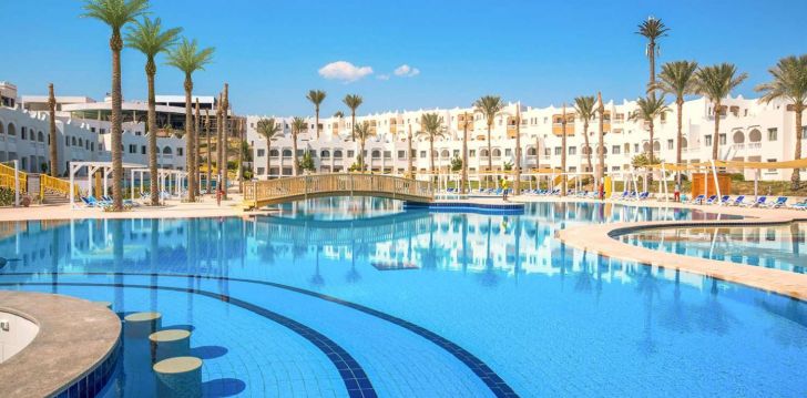 Apsistokite SUNRISE GRAND SELECT DIAMOND BEACH RESORT viešbutyje už gerą kainą. 