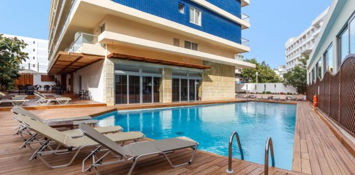 apsistokite ATHENA HOTEL viešbutyje už gerą kainą. 