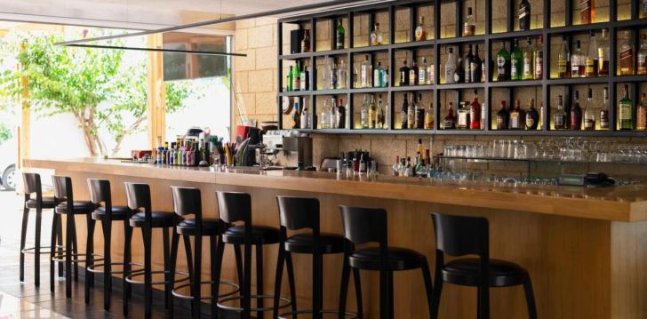 viešbutis ATHENA HOTEL įsikūręs Graikija.