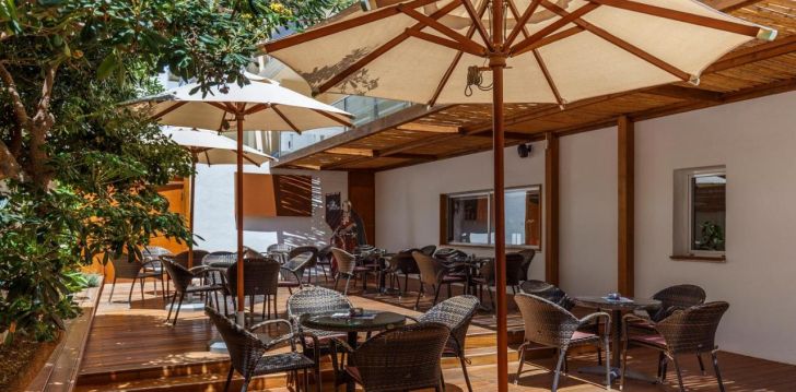 viešbutis ATHENA HOTEL įsikūręs Graikija.