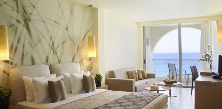 planuoji kelionę į Graikija? apsistokite 5 viešbutyje THE IXIAN GRAND & ALL SUITES.