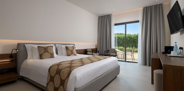 viešbutis THE IXIAN GRAND & ALL SUITES įsikūręs Graikija.