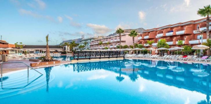 apsistokite LANDMAR COSTA LOS GIGANTES FAMILY RESORT viešbutyje už gerą kainą. 