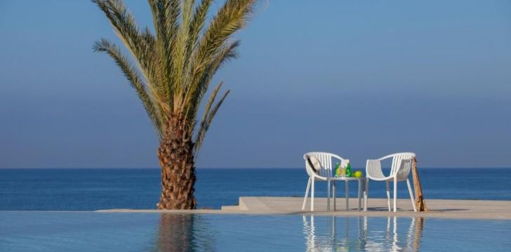 Viešbutis KING EVELTHON BEACH HOTEL & RESORT įsikūręs Graikija.