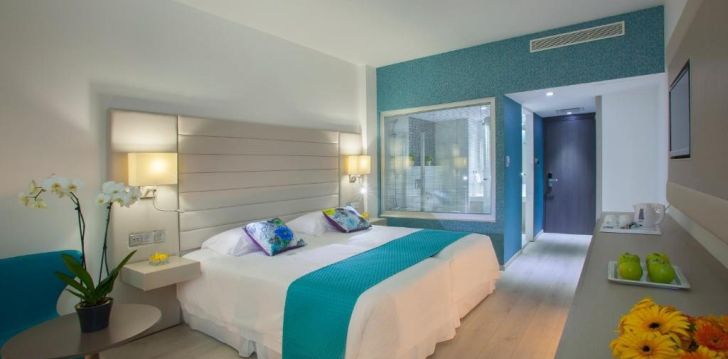 apsistokite KING EVELTHON BEACH HOTEL & RESORT viešbutyje už gerą kainą. 