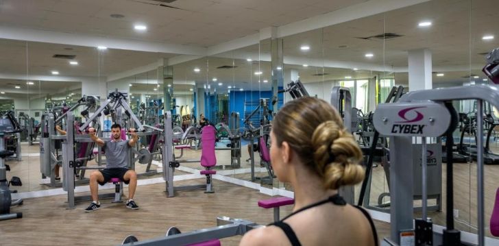 planuoji kelionę į Kipras? apsistokite 4 viešbutyje LEONARDO PLAZA CYPRIA MARIS BEACH HOTEL & SPA. 