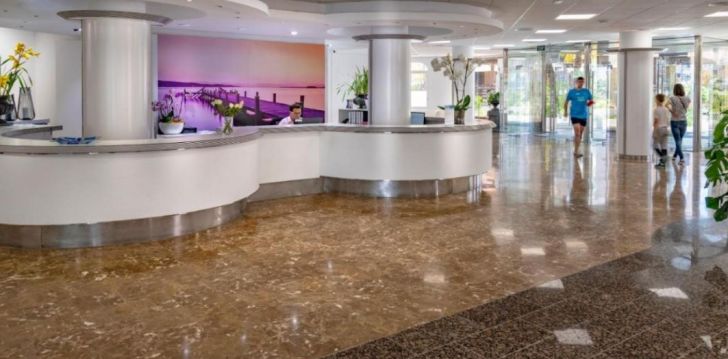 nepraleisk progos pailsėti už gerą kainą - viešbutyje BEST LLORET SPLASH