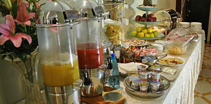 viešbutis HOTEL CARLTON CAPRI įsikūręs Italija.