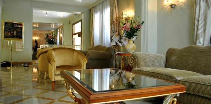 viešbutis HOTEL CARLTON CAPRI įsikūręs Italija.