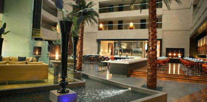 Rinkitės viešbutį CENTRO SHARJAH BY ROTANA kelionei į JAE