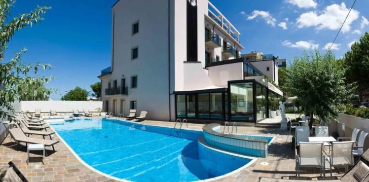 Apsistokite FERRETTI BEACH viešbutyje už gerą kainą. 