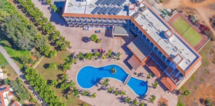 Apsistokite ANMARIA BEACH HOTEL viešbutyje už gerą kainą.