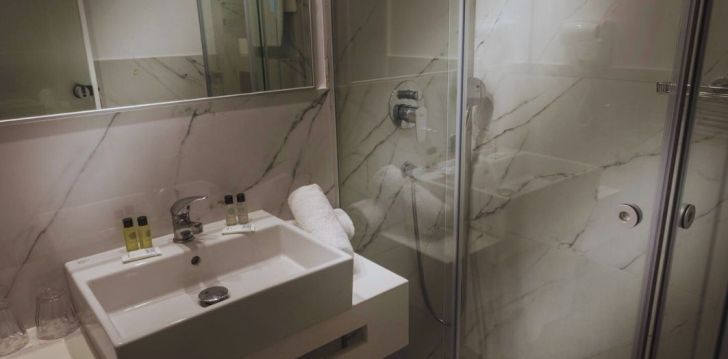 geras kainos ir kokybės santykis atostogoms - viešbutis GLAROS BEACH HOTEL