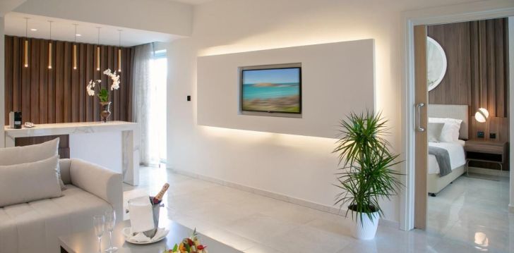 Tavęs laukia poilsis Kipras įsikūrusiame NISSIBLU BEACH RESORT