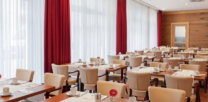 Patogus viešbutis jūsų kelionei – 4* HOLIDAY INN CITY CENTRE