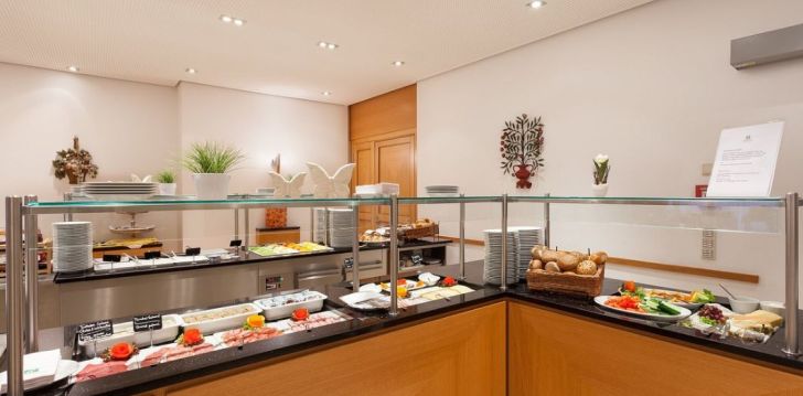 Apsistokite HOLIDAY INN CITY CENTRE viešbutyje už gerą kainą. 