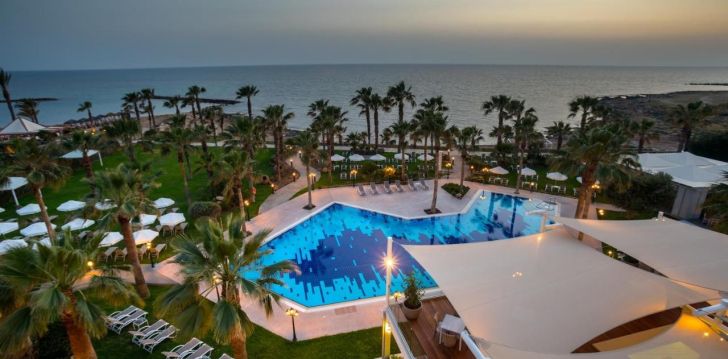 Planuoji kelionę į Kipras? apsistokite 4 viešbutyje AQUAMARE BEACH & SPA. 