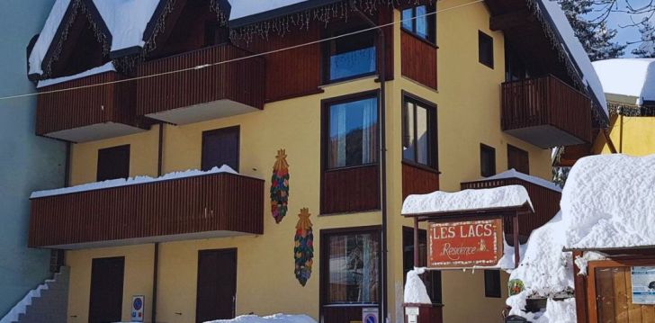 Viešbutis RESIDENCE LES LACS įsikūręs Italija. 
