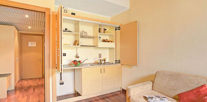 viešbutis RESIDENCE CIANFURAN įsikūręs Italija.