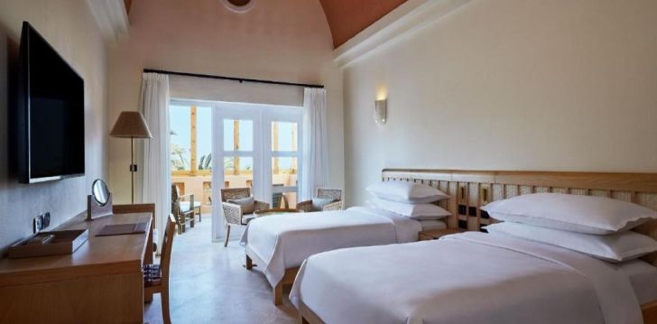 nepraleisk progos pailsėti už gerą kainą - viešbutyje SHERATON MIRAMAR RESORT