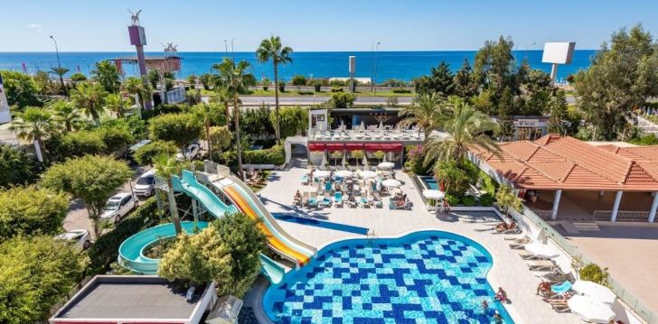 Apsistokite WHITE CITY BEACH HOTEL (Adults Only) viešbutyje už gerą kainą. 