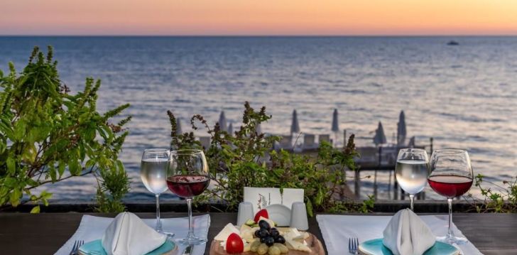 Patogus viešbutis jūsų kelionei – 4* WHITE CITY BEACH HOTEL (Adults Only)
