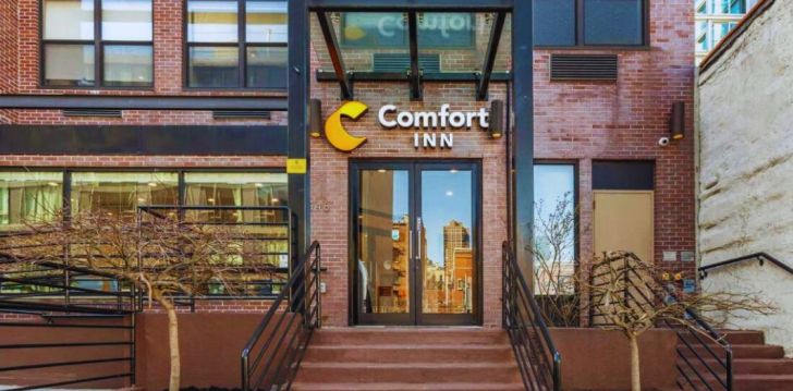 apsistokite COMFORT INN MANHATTAN - MIDTOWN WEST viešbutyje už gerą kainą. 