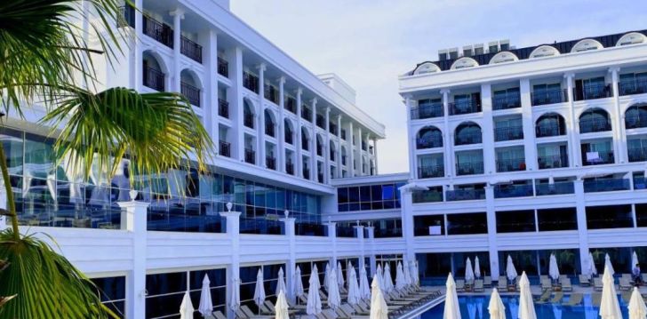 apsistokite SUNTHALIA HOTELS & RESORTS viešbutyje už gerą kainą. 