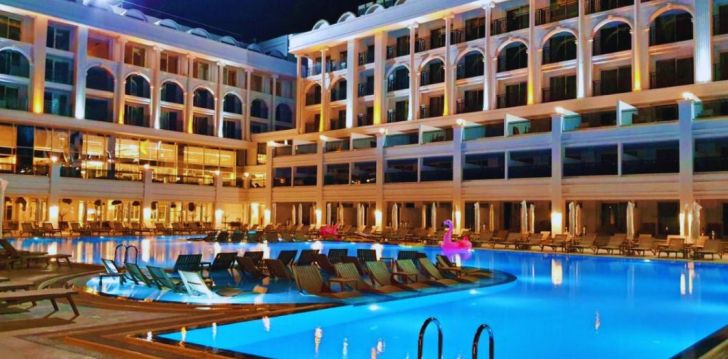 apsistokite SUNTHALIA HOTELS & RESORTS viešbutyje už gerą kainą. 