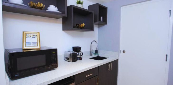 atostogos JAV – apsistokite viešbutyje WATERSIDE HOTEL & SUITES