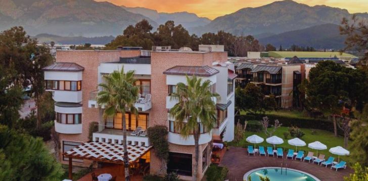 apsistokite LIMAK LIMRA HOTEL & RESORT viešbutyje už gerą kainą.