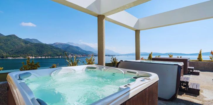 apgyvendinimas 4* CARINE HOTEL PARK