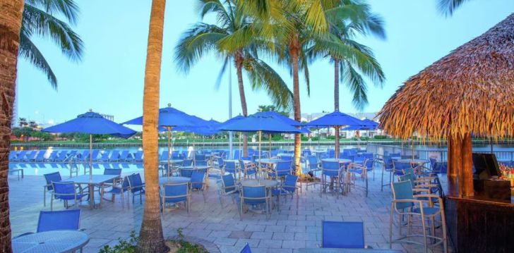 apsistokite DOUBLETREE RESORT BY HILTON HOLLYWOOD BEACH viešbutyje už gerą kainą.