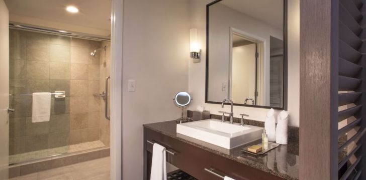rinkitės viešbutį DOUBLETREE RESORT BY HILTON HOLLYWOOD BEACH kelionei į JAV
