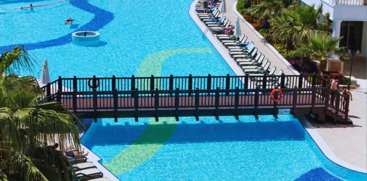 apsistokite ALBA QUEEN HOTEL viešbutyje už gerą kainą. 