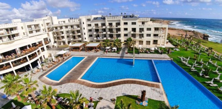 apsistokite CAPITAL COAST RESORT & SPA viešbutyje už gerą kainą. 
