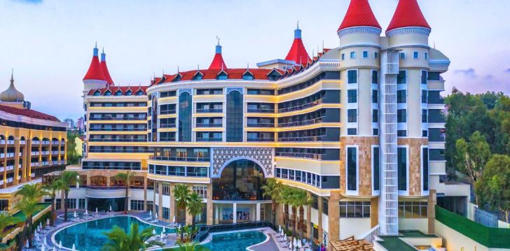 rinkitės viešbutį LEODIKYA KIRMAN PREMIUM kelionei į Turkija