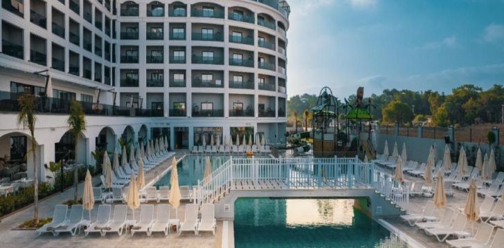 apsistokite SIDE MOON PALACE viešbutyje už gerą kainą. 