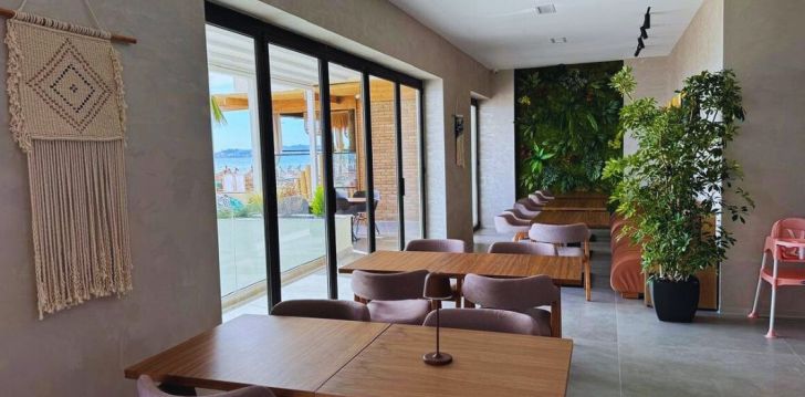 Viešbutis SEASIDE HOTEL įsikūręs Albanija. 