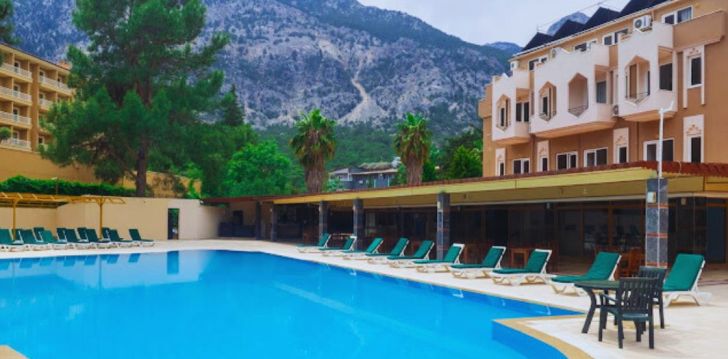 apsistokite ALEXIUS BEACH HOTEL viešbutyje už gerą kainą. 
