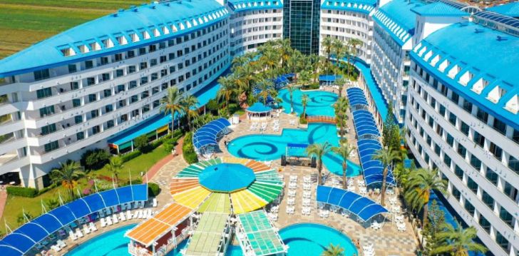 tavo atostogos prasideda viešbutyje CRYSTAL ADMIRAL RESORT SUITES & SPA
