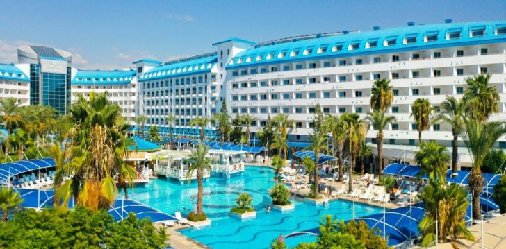 apsistokite CRYSTAL ADMIRAL RESORT SUITES & SPA viešbutyje už gerą kainą.