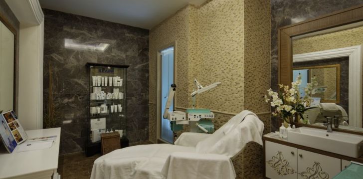 apgyvendinimas 5* CRYSTAL ADMIRAL RESORT SUITES & SPA