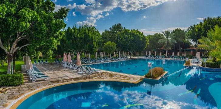 apgyvendinimas 5* GLORIA GOLF RESORT