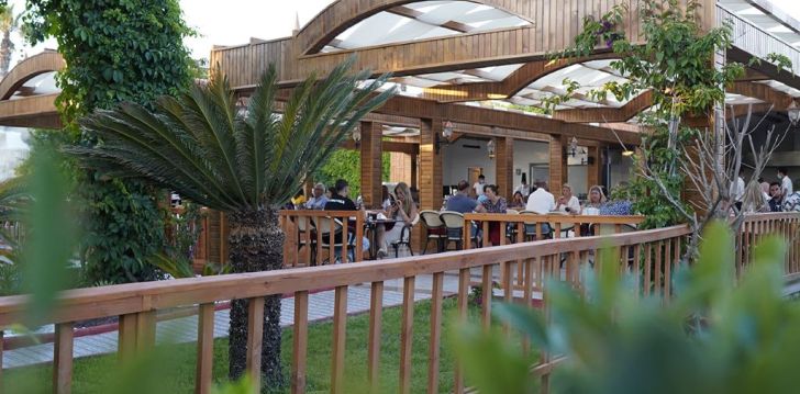 viešbutis AYDINBEY FAMOUS RESORT įsikūręs Turkija. 