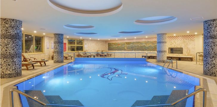 rinkitės viešbutį AYDINBEY FAMOUS RESORT kelionei į Turkija